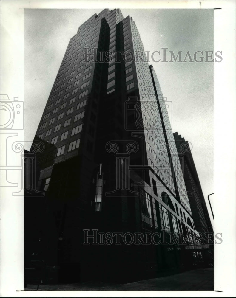 1991 Press Photo The new Bank One Center Building at East and Superior Avenue- Historic Images
