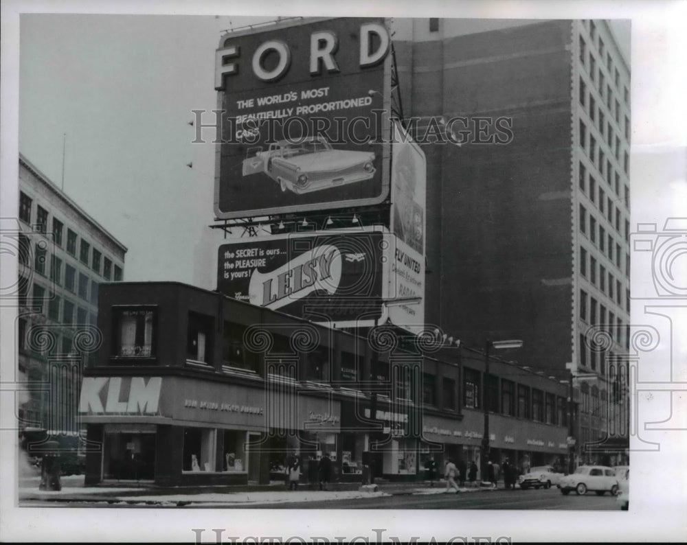 1961 Press Photo Billboards on Winous Building at Euclid & Huron Rd- Historic Images