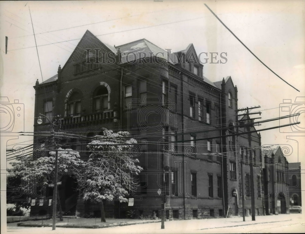 1955 Press Photo Old 8th Prst. Sta. W. 29th &amp; Detroit Police Stations - Historic Images