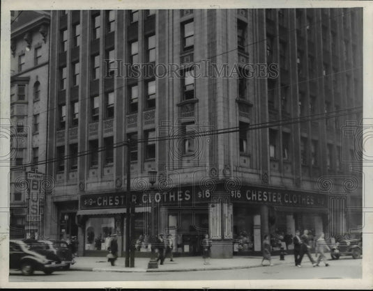 1939 Press Photo The Chester Clothes at North East Corner East- Historic Images