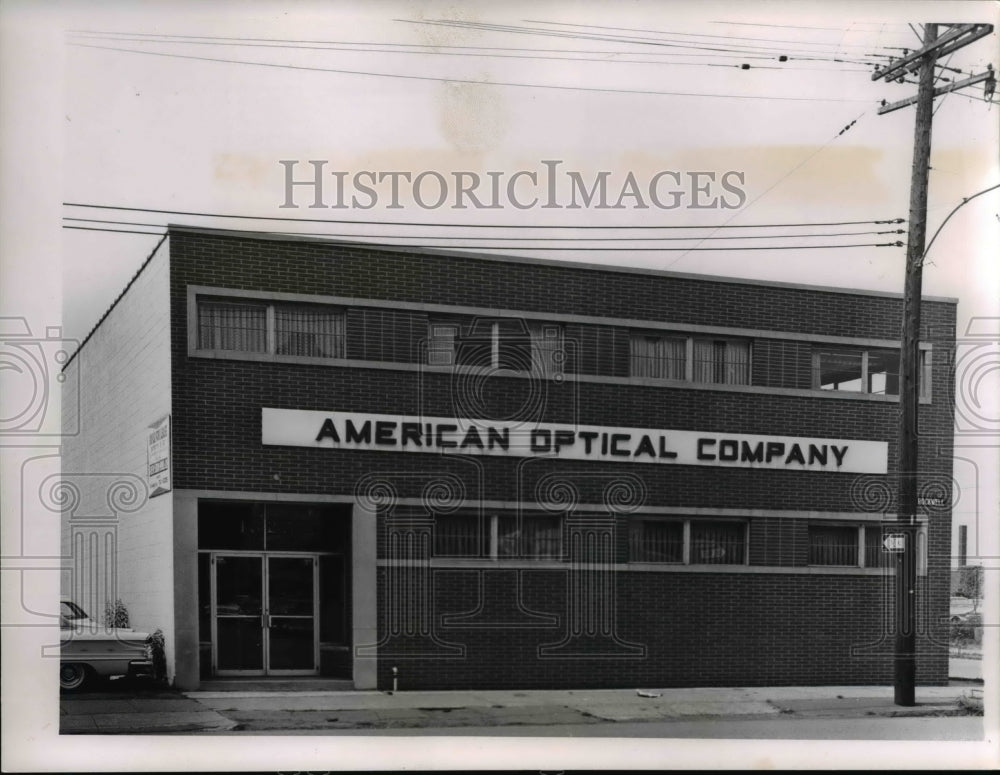 1963 Press Photo American Optical Co at 1325 Rockwell Ave NE in good condition- Historic Images