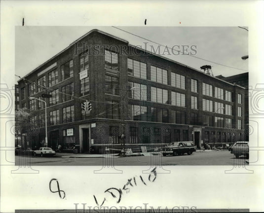 1990 Press Photo Lakeside Place, 323 Lakeside Ave.- Historic Images