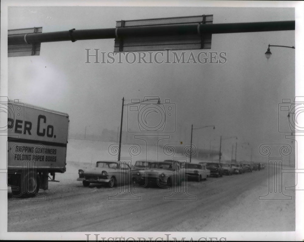 1960 Press Photo The heavy traffic on the inner belt of the road to Shore way- Historic Images