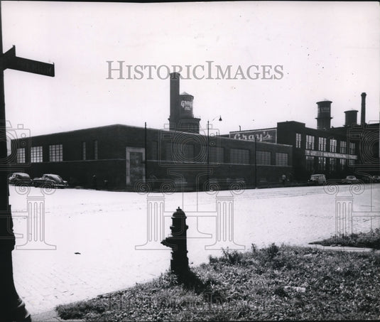 1951 Press Photo The Gray's Drug Store new warehouse- Historic Images