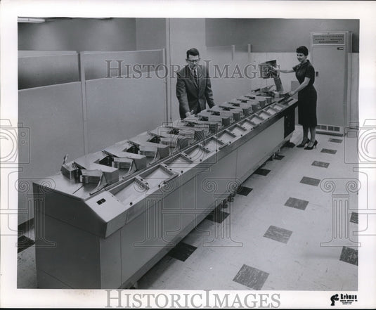 1961 Press Photo The Electronic Check Sorter Reader at Nat'l City Bank of Clev- Historic Images