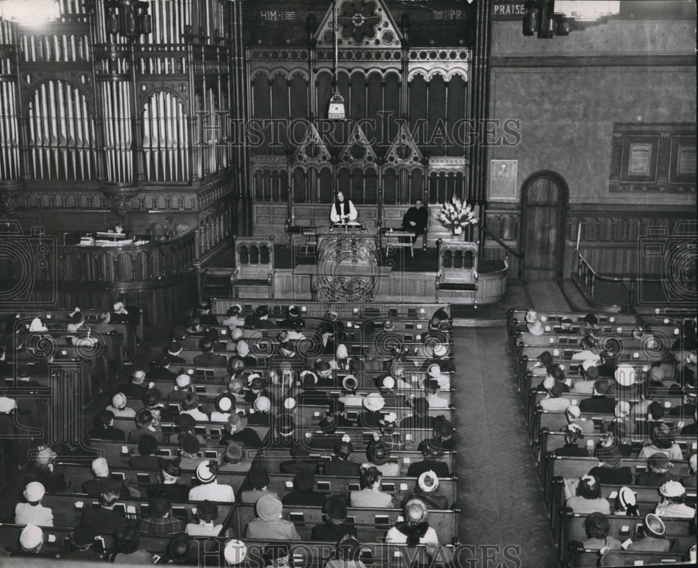 1949 Press Photo The church service during lenten at Old Stone Church- Historic Images