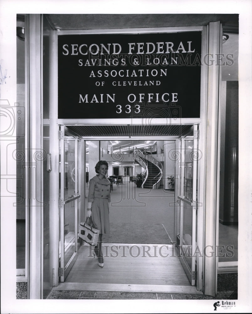 1960 Press Photo The Second Federal Savings and Loan Association of Cleveland- Historic Images