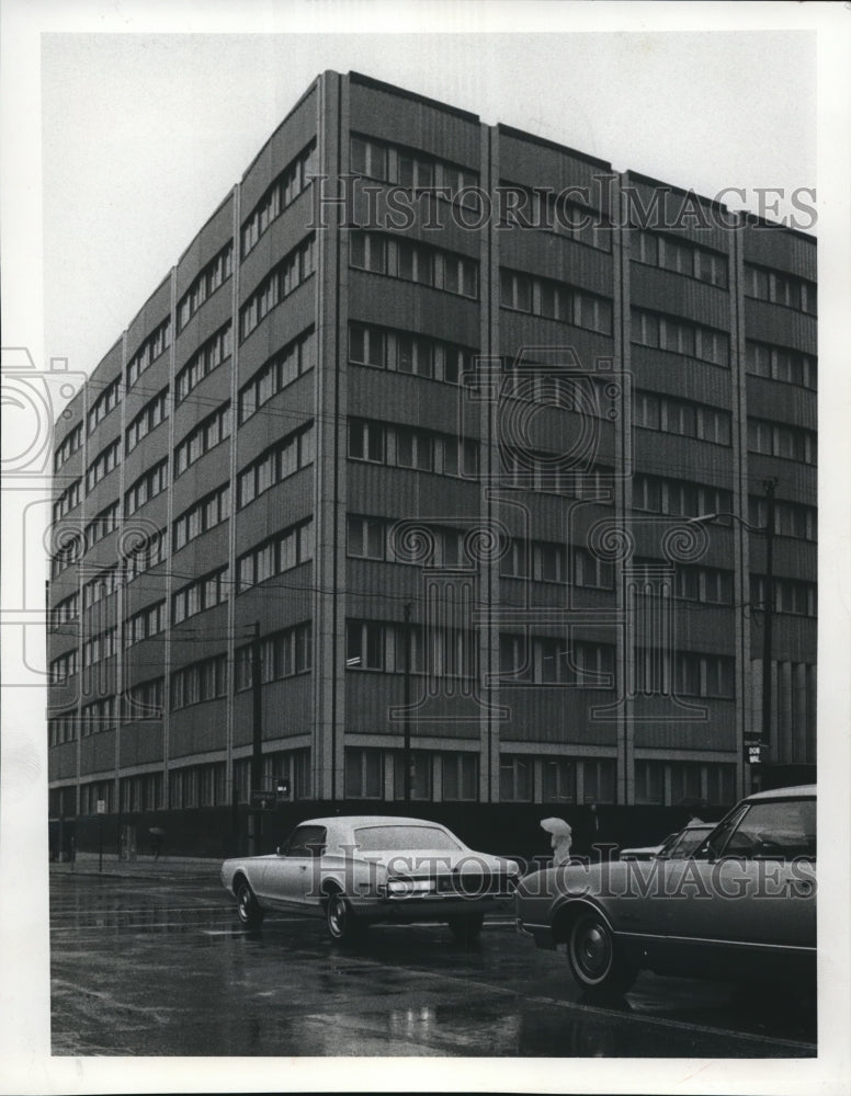 1967 Press Photo The Mott Building &amp; the Charles Building- Historic Images