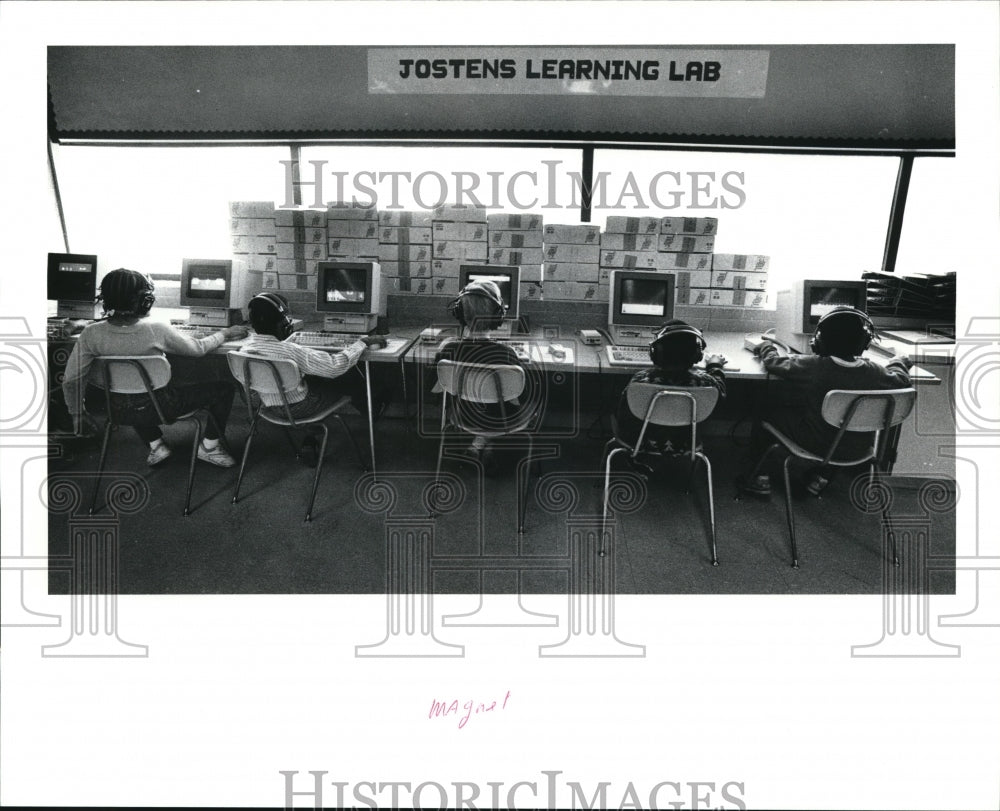 1991 Press Photo The Computer lab at Alfred Besesch school- Historic Images