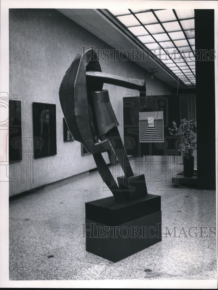 1967 Press Photo Thomas Lapp&#39;s Sheet steel &quot;Shell Man&quot;at Museum of Art- Historic Images