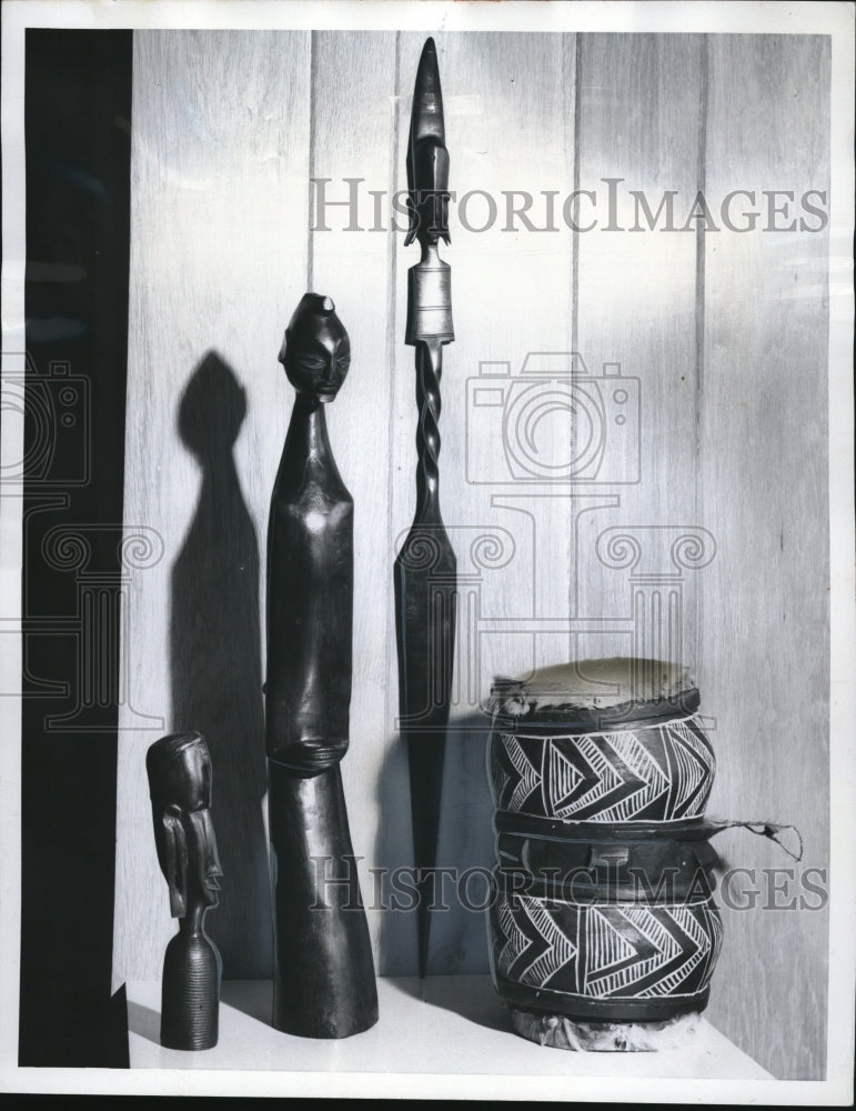 1961 Press Photo Primitive sculpture and handcrafts boast a whimsical quality- Historic Images