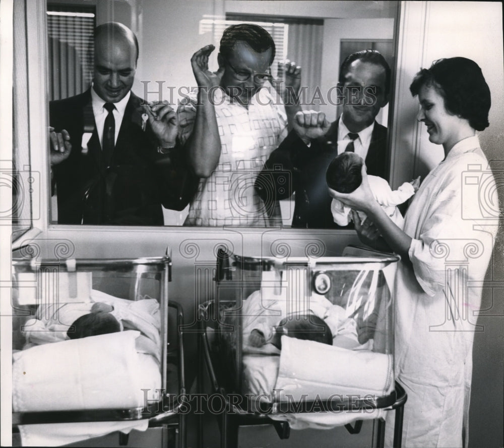 1962 Press Photo Three proud fathers of three very small sons- Historic Images