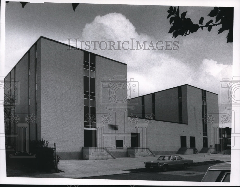 1968 Press Photo Loius J.Karnosh Mental Hospital at Cleveland. - Historic Images