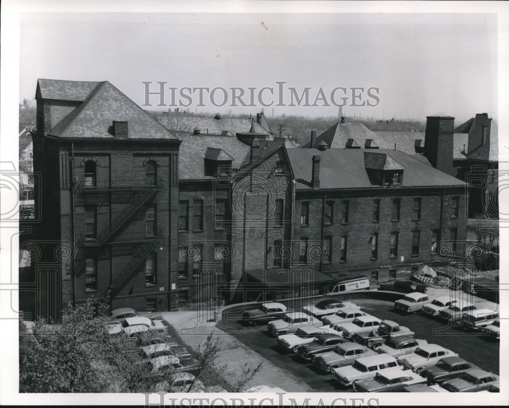 1960 Press Photo Outpatient bldg at Metropolitan General Hospital, vintage 1888- Historic Images