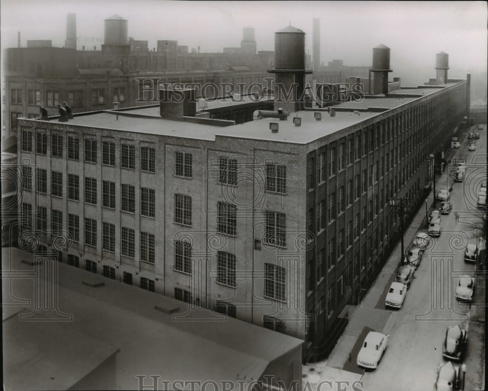 1955 Press Photo Stanton Bldg. &amp; Myg Co. at East 75th and Stanton Avenue- Historic Images