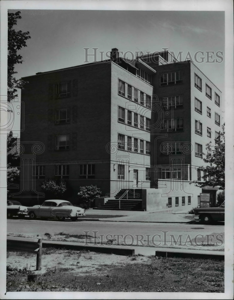 1958 Press Photo Benjamin Rose Hospital- Historic Images