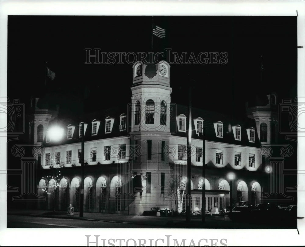 1991 Press Photo Don Lighthouse Inn- Historic Images