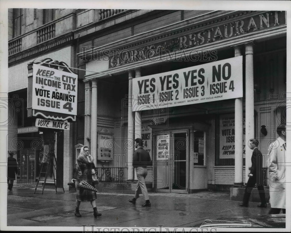 1967 Press Photo Clarks Restaurant on Euclid - Historic Images