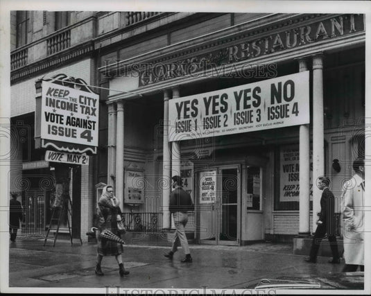 1967 Press Photo Clarks Restaurant on Euclid - Historic Images
