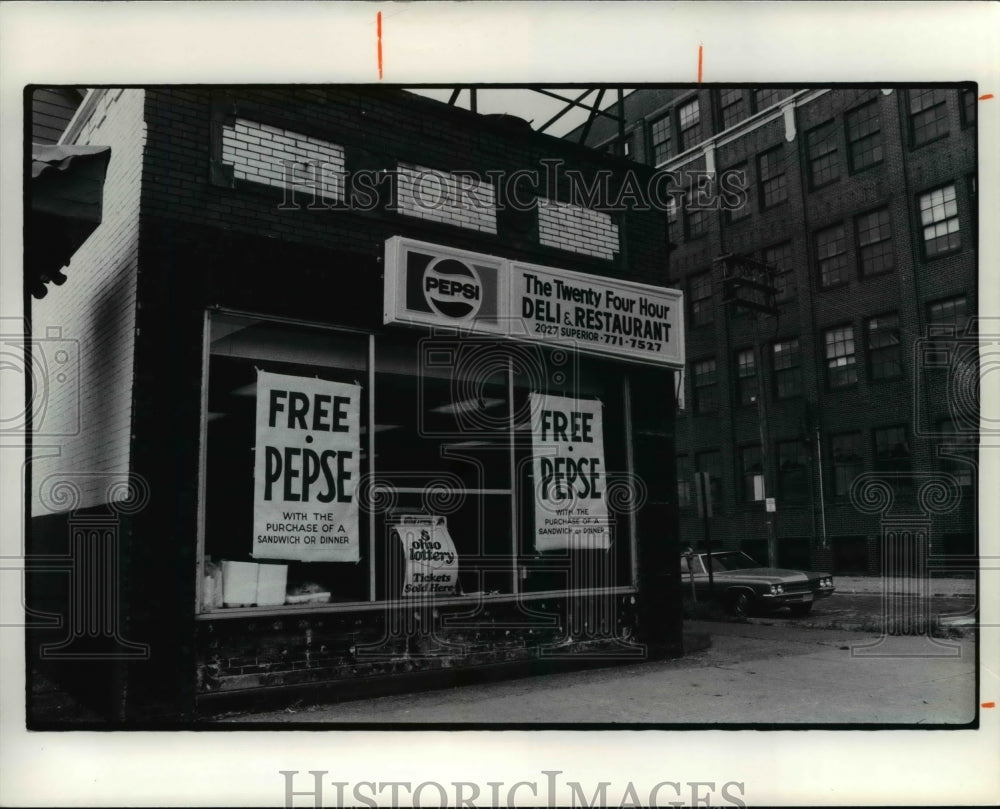 1976 Press Photo 24 hour Lunch at E 21 and Superior- Historic Images