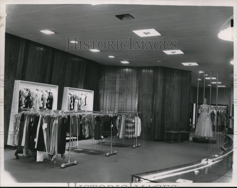 1953 Press Photo New Wm. Kitts Store at 20129 Van Aken Heights- Historic Images