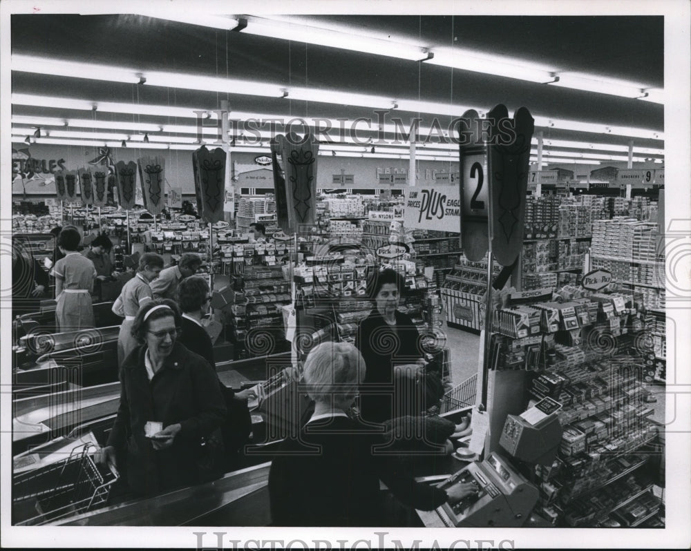 1968 Press Photo Pick N Pay Supermarket- Historic Images