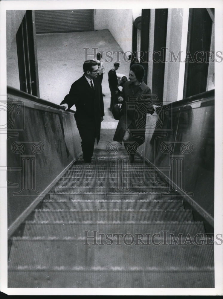 1968 Press Photo Rich Passan &amp; Geraldine Javor, PD reporters at Stadium- Historic Images