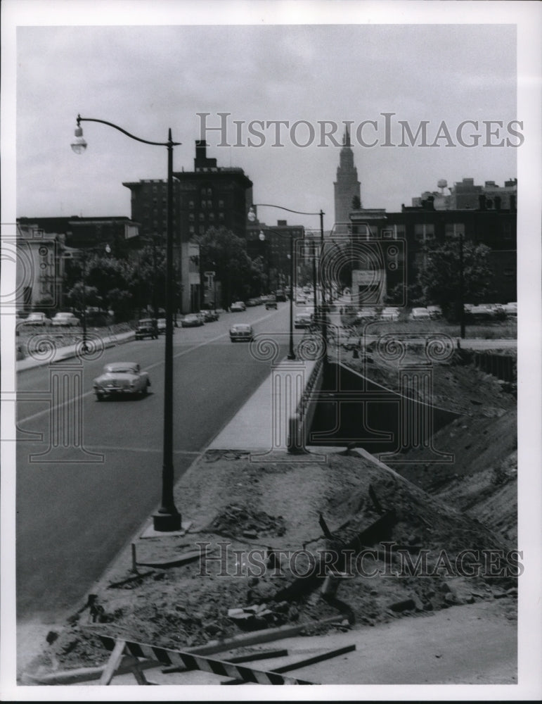 1960 Press Photo Prospect Avenue, bridge over Innerbelt Freeway now open- Historic Images