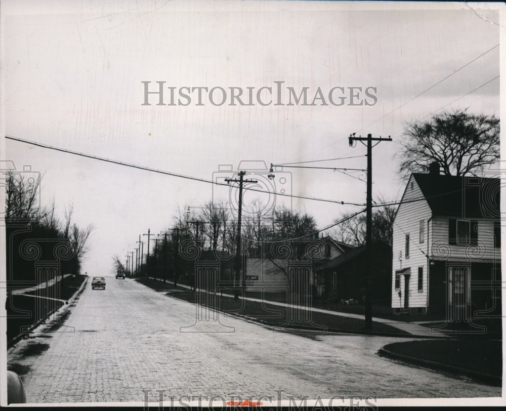 1950 Press Photo New street lights on W 54th St Parma looking toward Theater Ave- Historic Images