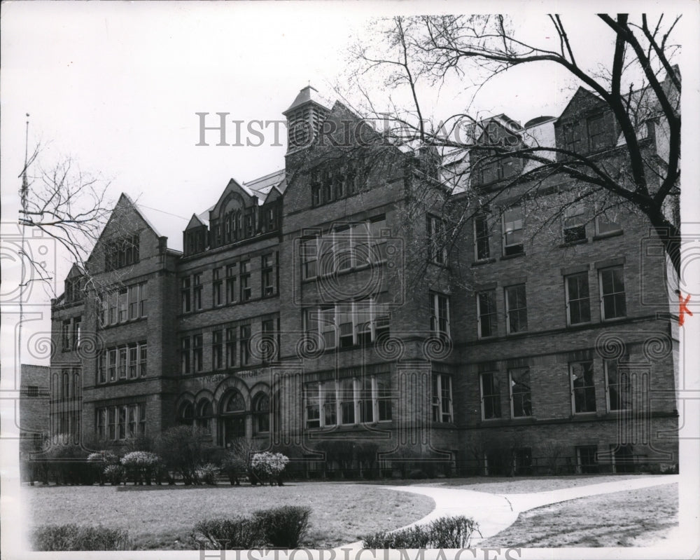 1955 Press Photo West High School at 6809 Franklin boulevard- Historic Images