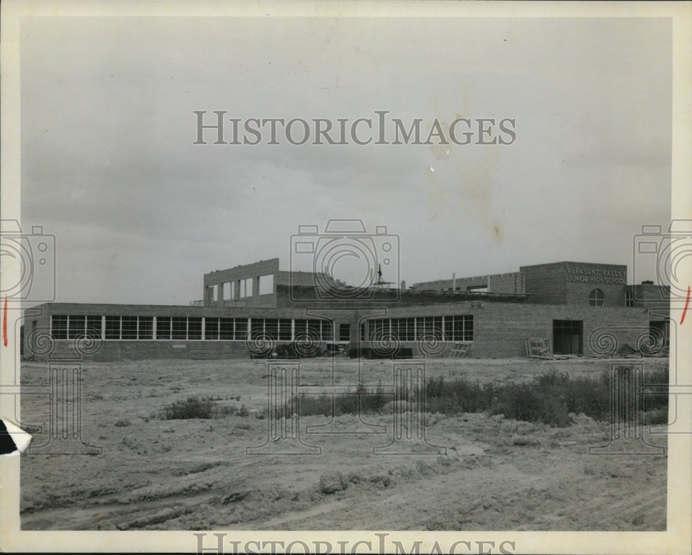 1956 Press Photo The Pleasant Valley Junior High school&#39;s addition- Historic Images