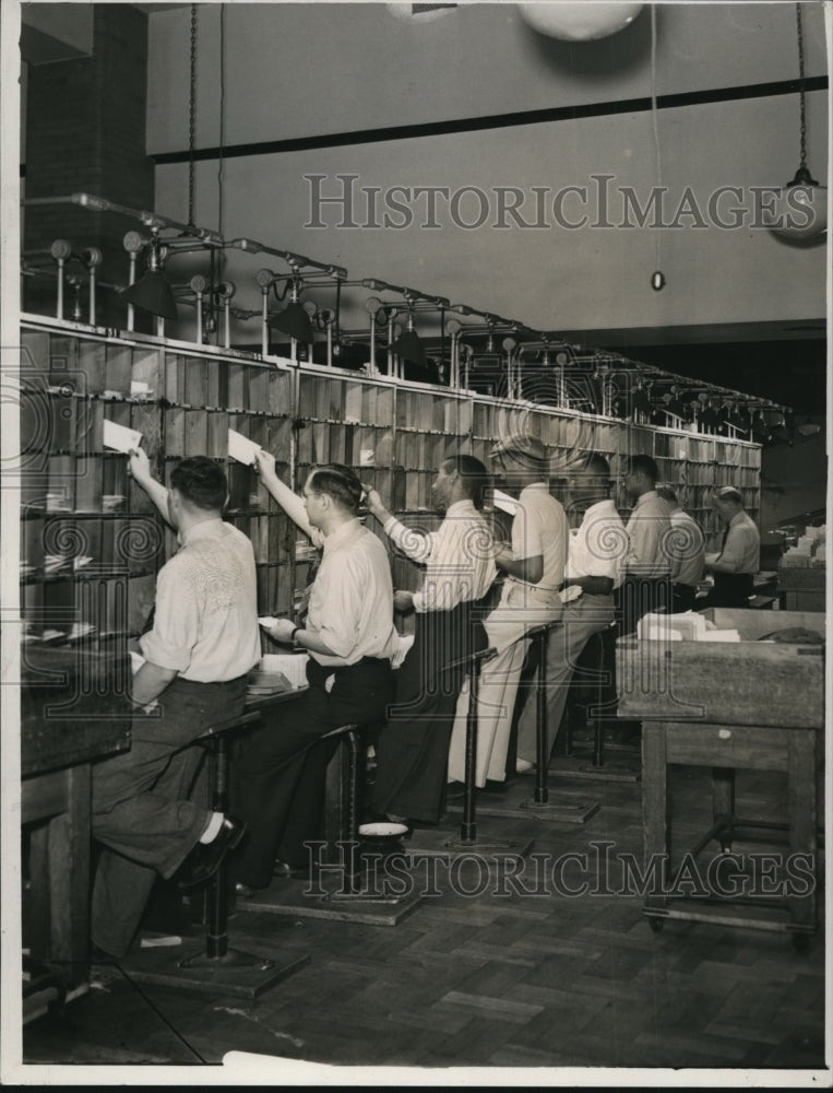 1938 Press Photo Postal Employees - Historic Images