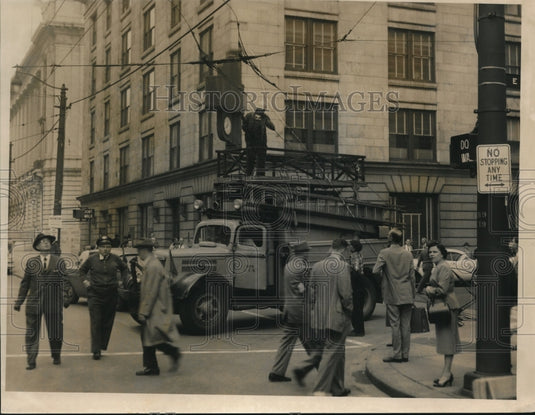 1959 Press Photo Trolley wire down at Superior & E6th- Historic Images