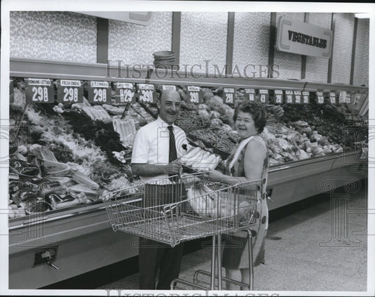 1969 Press Photo Reider's Stop and Shop, Broadway- Historic Images