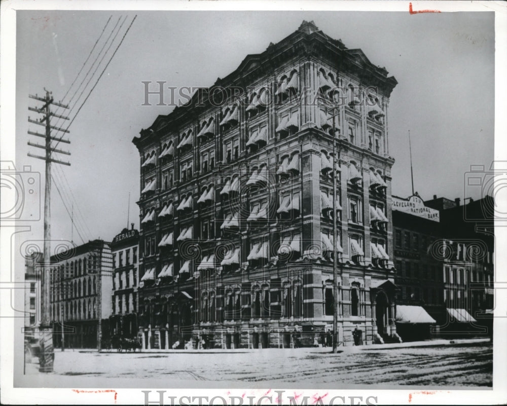 1957 Press Photo Mercantile Bank Bldg at W. 6th st- Historic Images