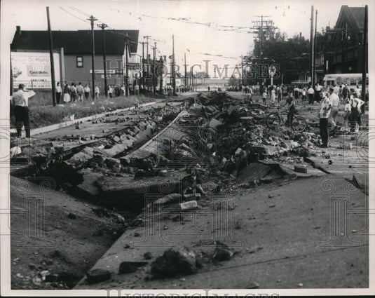 1953 Press Photo So. on W 117th toward Madison Ave- Historic Images