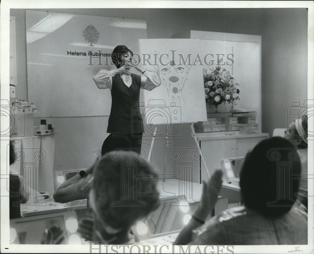 1970 Press Photo Seminar at May Co&#39;s Rubinstein Clinic- Historic Images