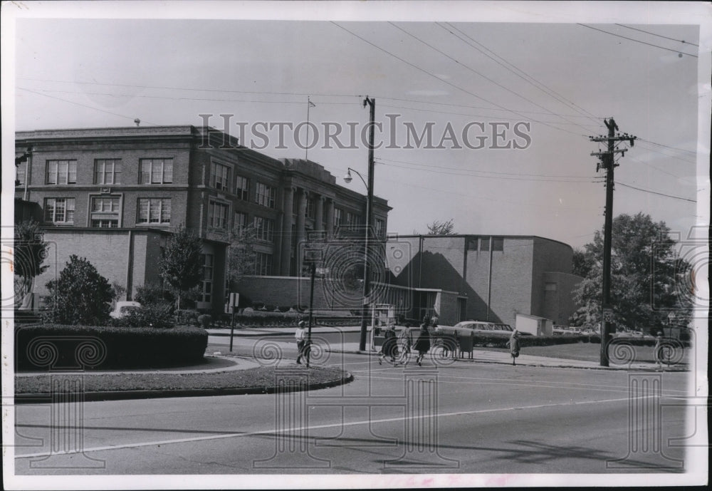 1960 Press Photo The trouble with going back to high school is that most old - Historic Images