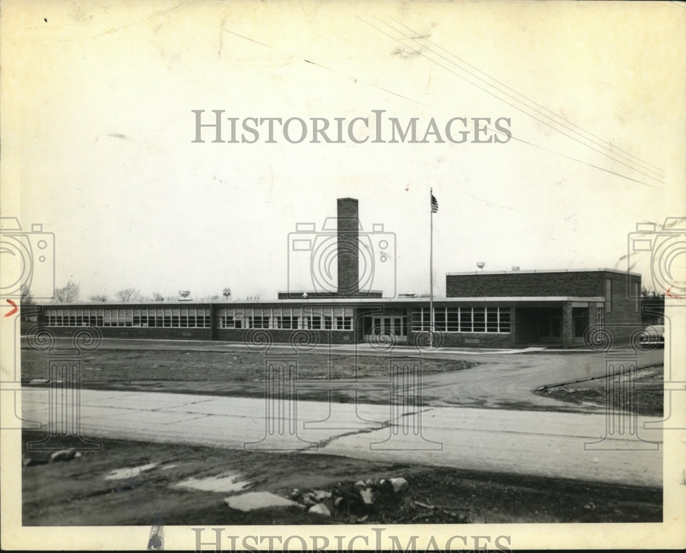 1956 Press Photo Snowview School, Parma&#39;s newest completed in 6 months- Historic Images