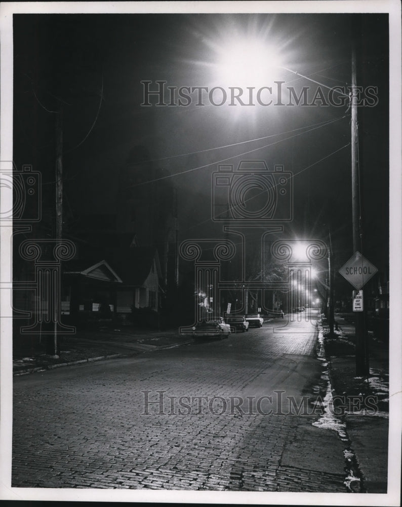 1967 Press Photo Orleans Ave SE after CEA mercury Vapor Lamps - cva96353