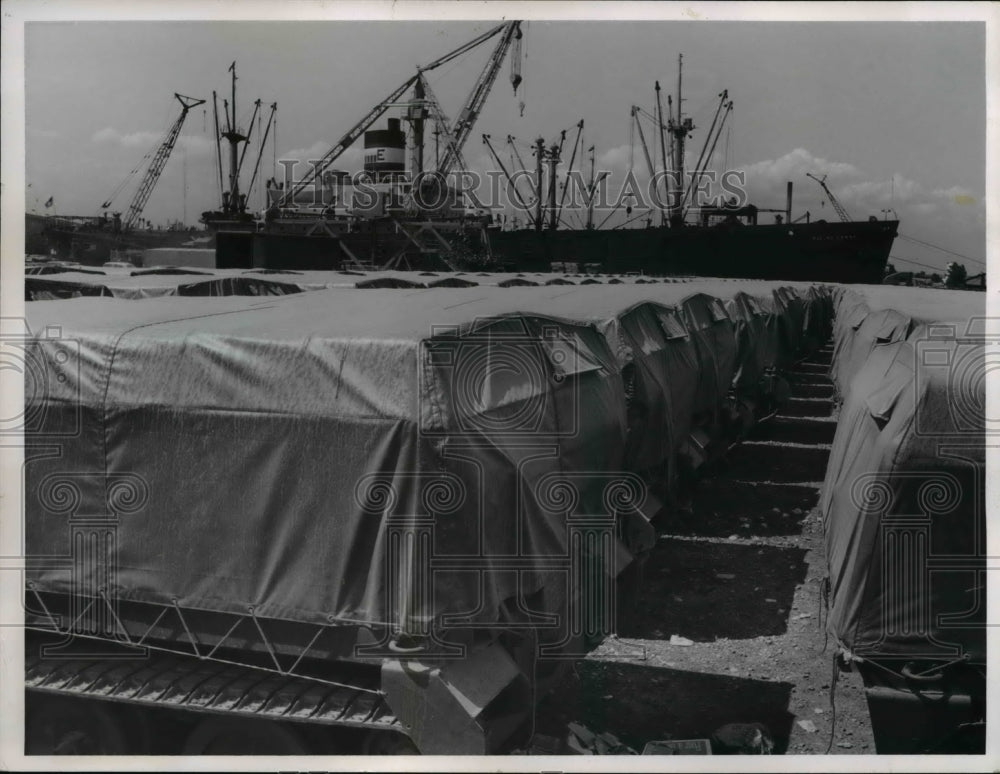 1963 Press Photo Two hundred reconnaissance vehicles awaits for shipment- Historic Images