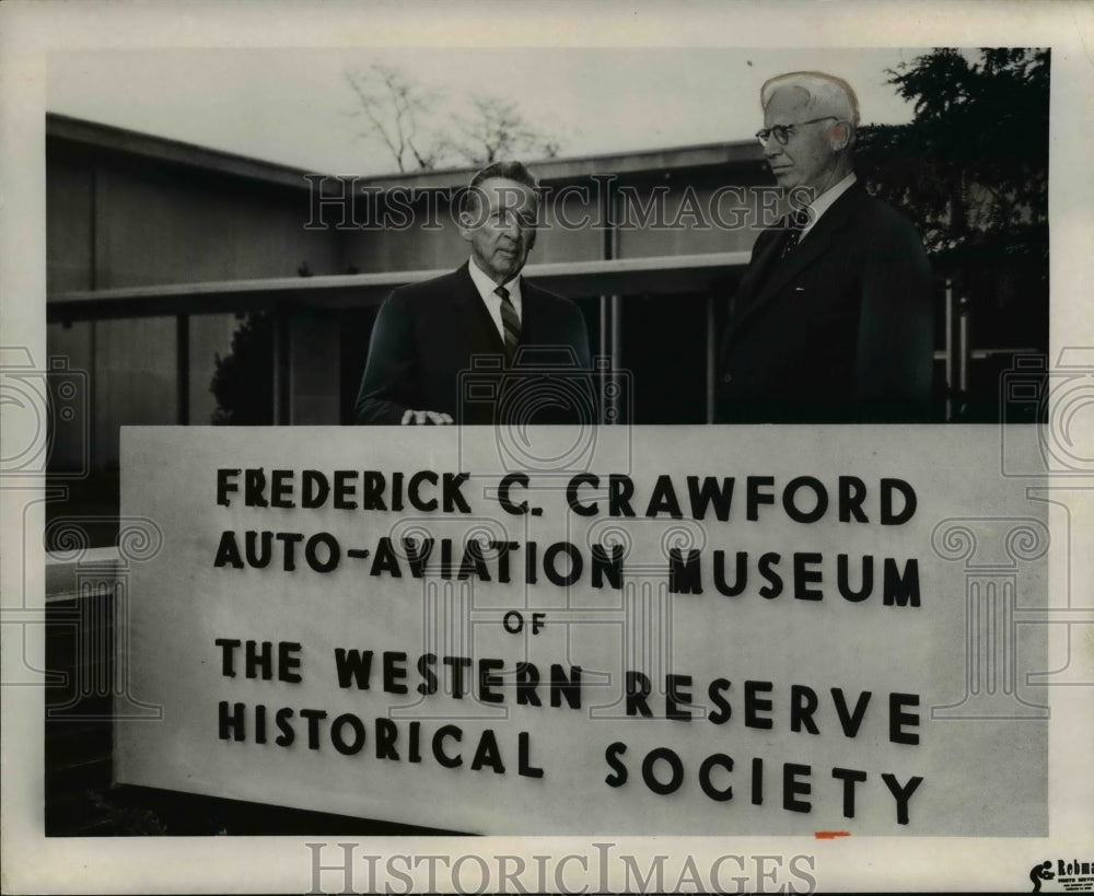 1966 Press Photo Frederick Crawford and Herman Vail at the unveiling ceremony- Historic Images