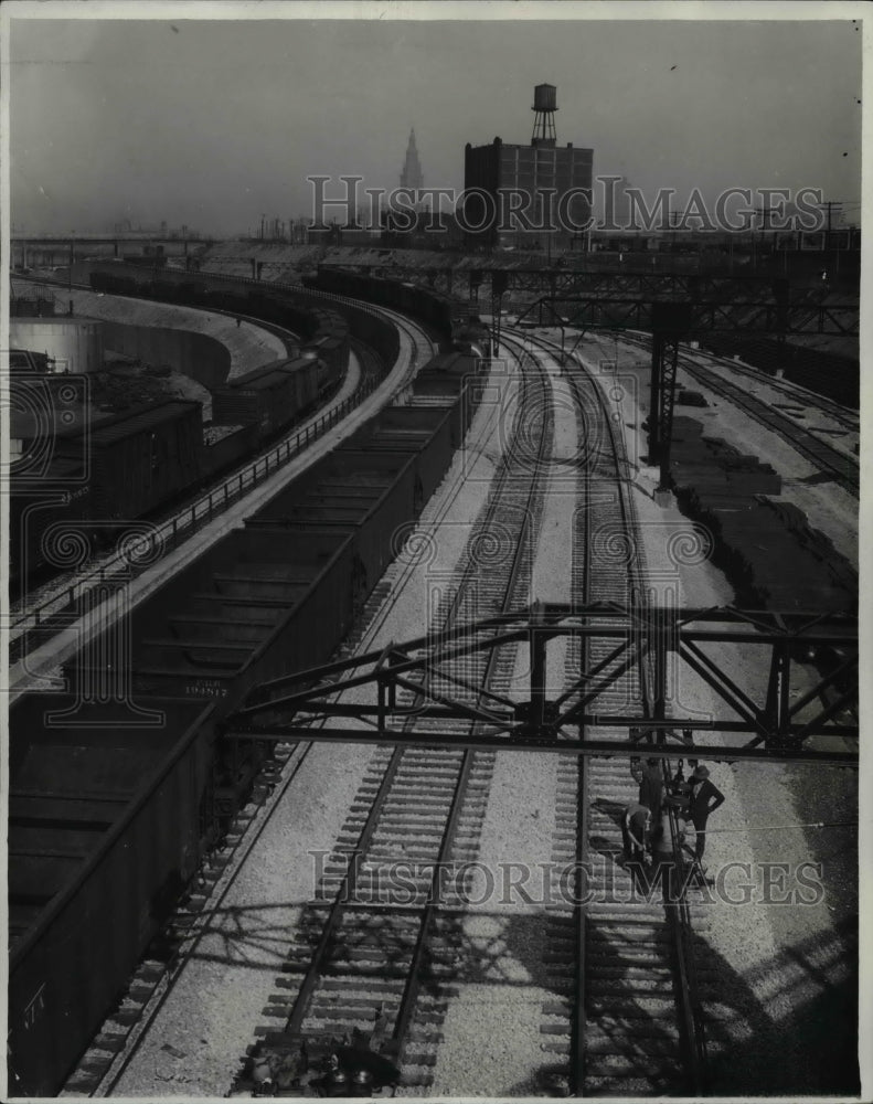 1930 Press Photo Looking West on Eastern approach from Broadway bridge- Historic Images