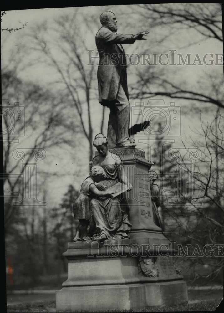 1932 Press Photo Harry Rice Statue at Wade Park- Historic Images