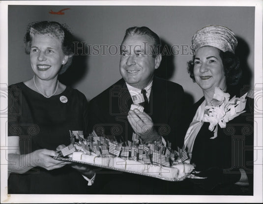 1967 Press Photo Ruth Pakorny, James Rhodes and his wife- Historic Images