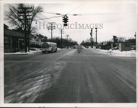 1959 Press Photo Looking West on Mayfield Road from Lee Road- Historic Images