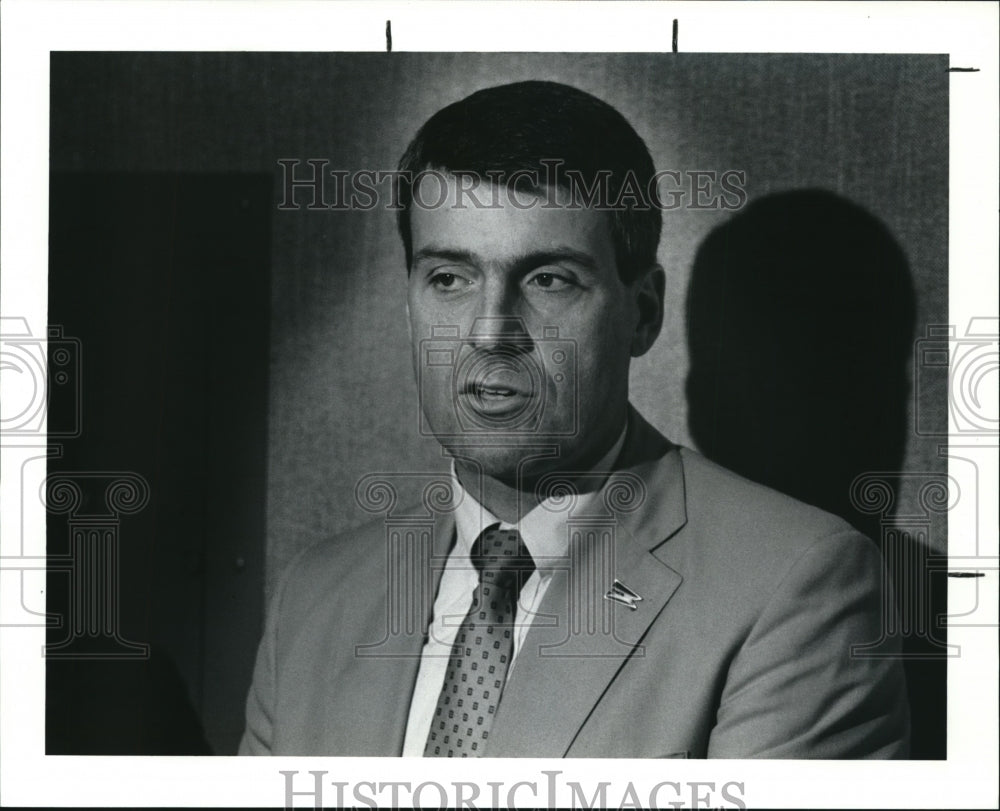 1990 Press Photo EPA Director Richard Shank to announce more action - cva98938- Historic Images