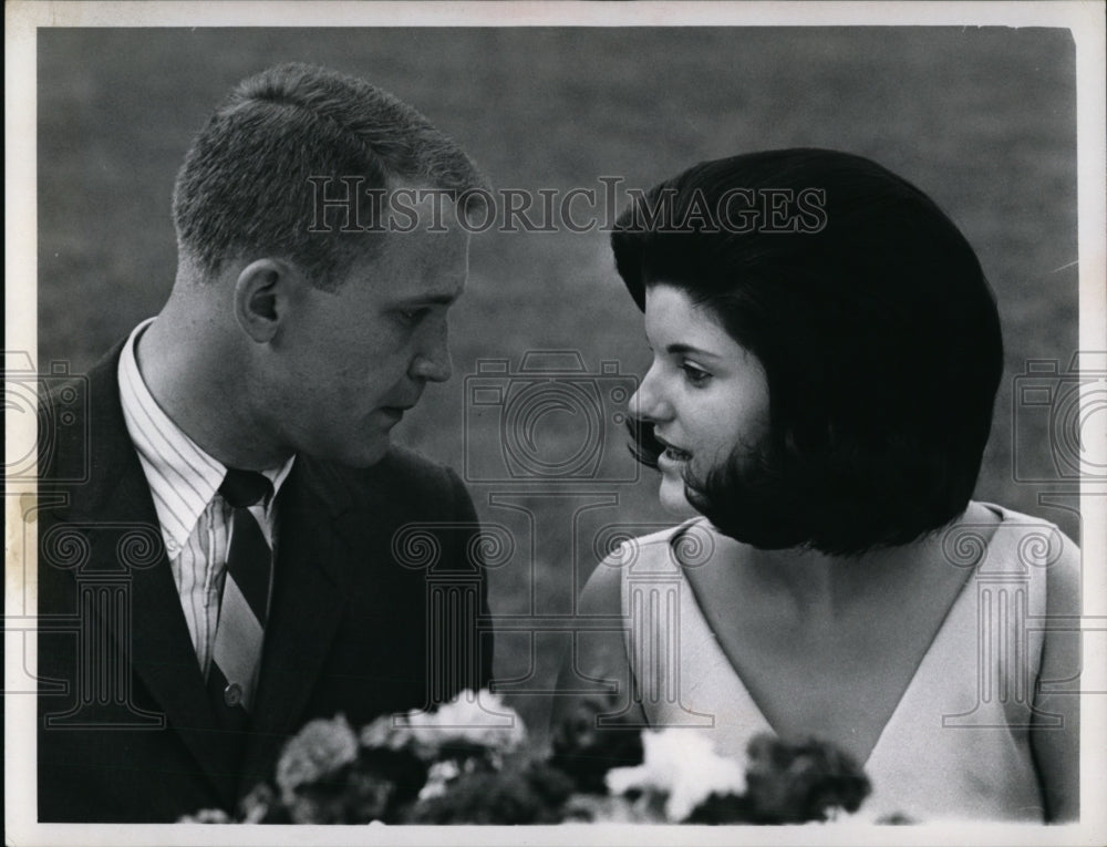 1966 Press Photo L to R; Pat Nugent and Lucie Johnson- Historic Images