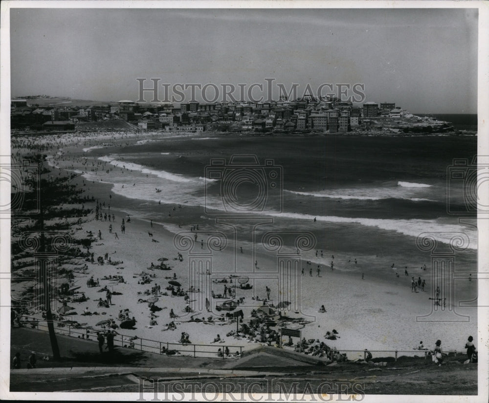 1964 Press Photo, Bondi Beach, Sydney, Austrailia. - cvb04881- Historic Images