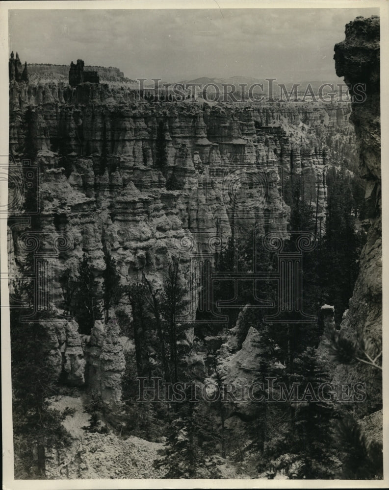 1928 Press Photo "the Peek-a-boos", Bryce Canyon, Utah. - cvb05147- Historic Images